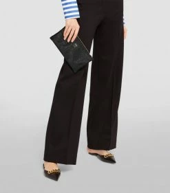 TOM FORD All-Over Logo Flat Travel Pouch U9000 Pouches 10 TOM FORD All-Over Logo Flat Travel Pouch U9000 Pouches -Tom Ford Store tom ford all over logo flat travel pouch 17782370 37485855 1000